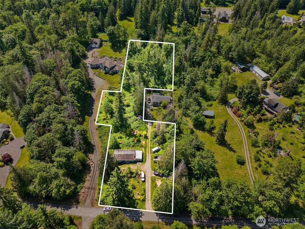 Photo of 20247 SE 206th Street, Maple Valley, WA 98038 (MLS # 2386278)