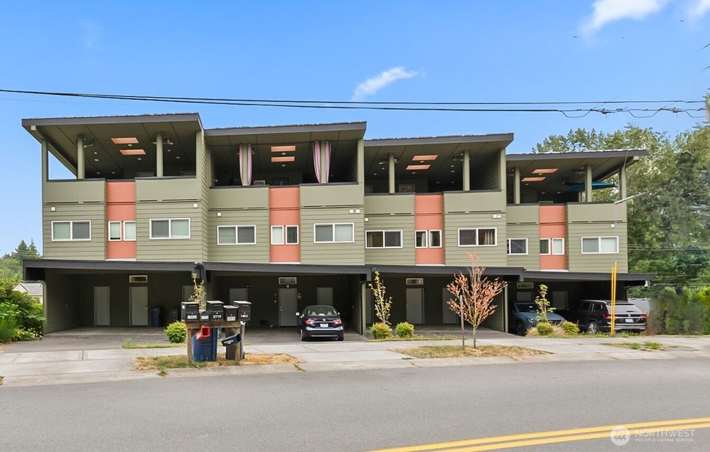 Photo of 14906 Manor Way #B, Lynnwood, WA 98087 (MLS # 2529922)