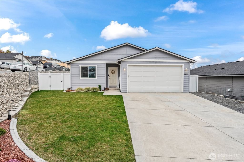 Photo of 2205 SE Marlette Road, East Wenatchee, WA 98802 (MLS # 2472542)