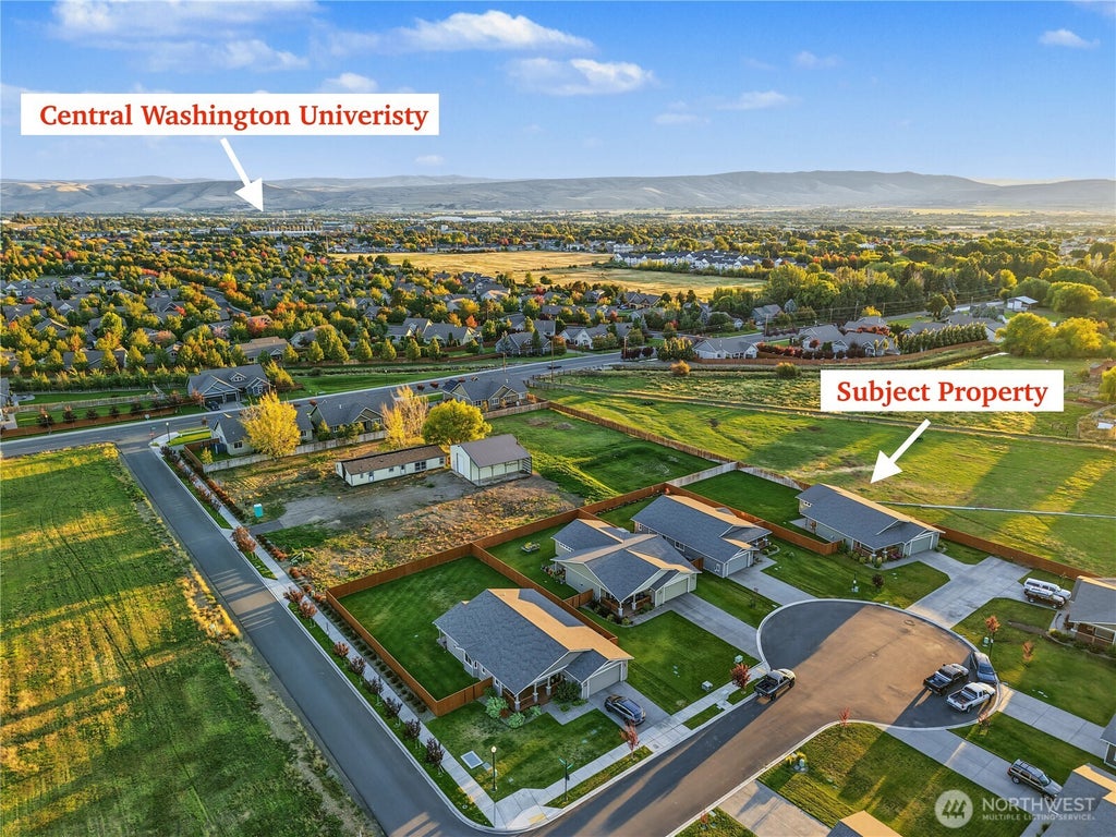 Photo of 1102 E Twilight Ln LN, Ellensburg, WA 98926 (MLS # 2588551)