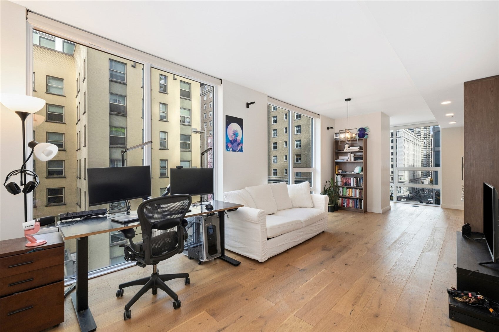 121 Stewart Street 501