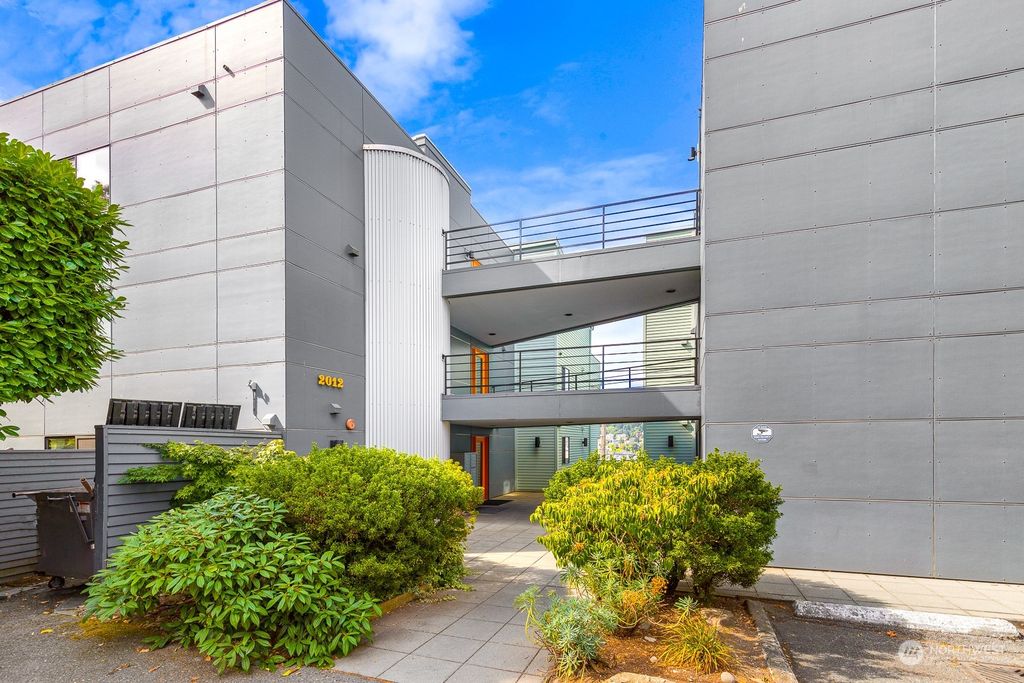 Photo of 2012 Eastlake Avenue E #102, Seattle, WA 98102 (MLS # 2159029)