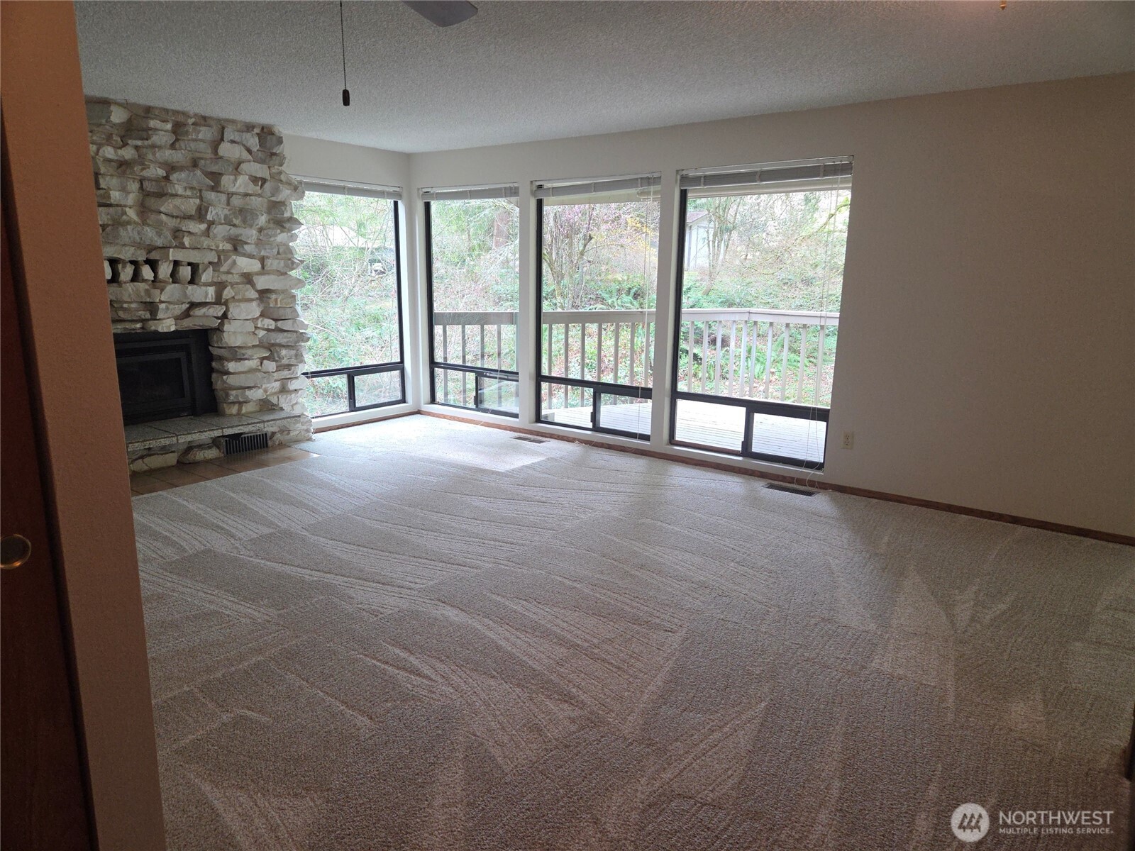 4725 272nd Avenue NE