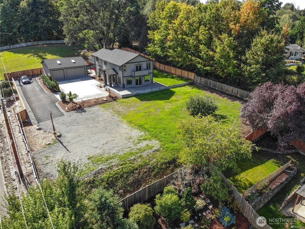 Photo of 2502 9th Street SW, Puyallup, WA 98373 (MLS # 2518467)