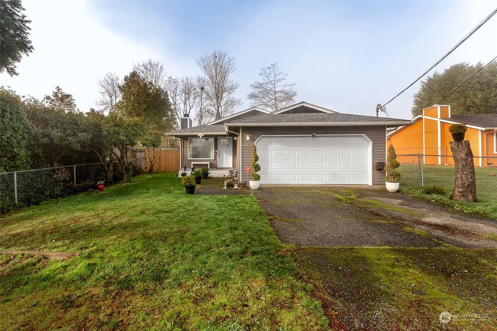 Photo of 24221 14th Avenue S, Des Moines, WA 98198 (MLS # 2186711)