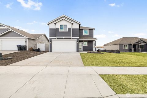 Photo of 4235 W Sandy Court, Moses Lake, WA 98837 (MLS # 2425484)