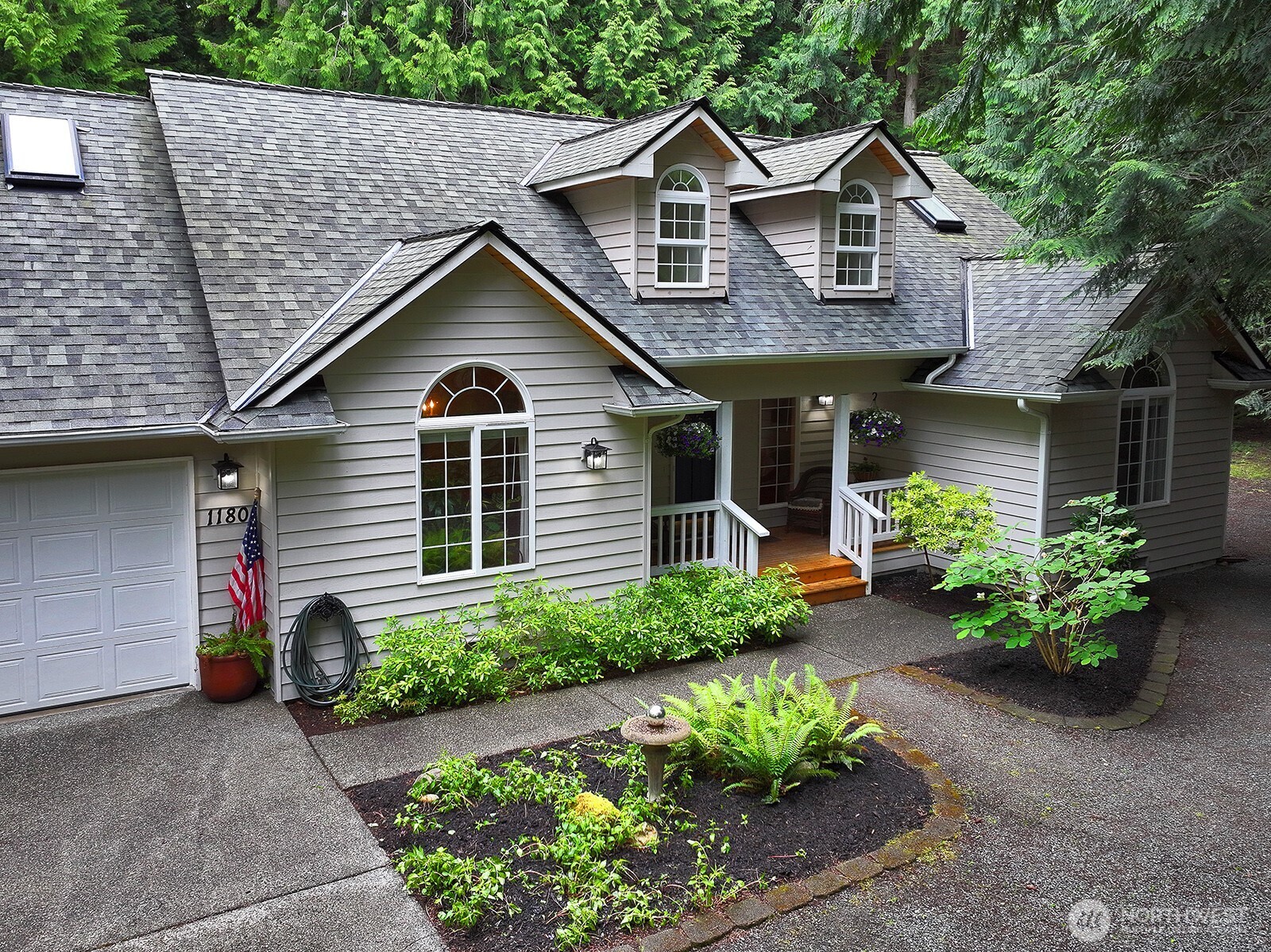 1180 Cedar Circle