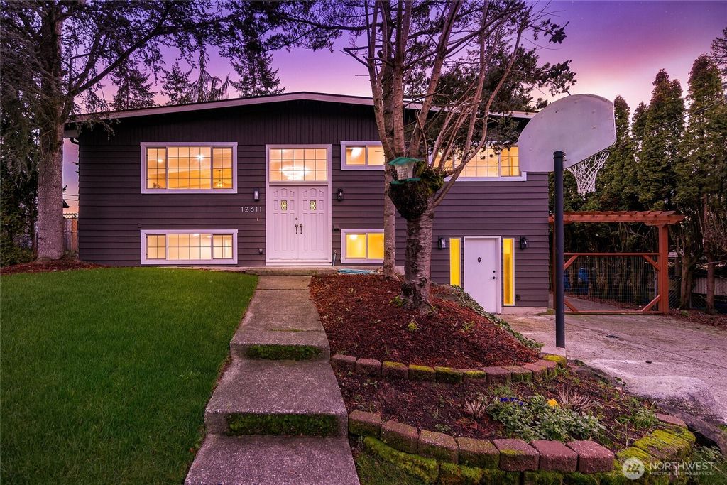 Photo of 12611 SE 160th Street, Renton, WA 98058 (MLS # 2472528)