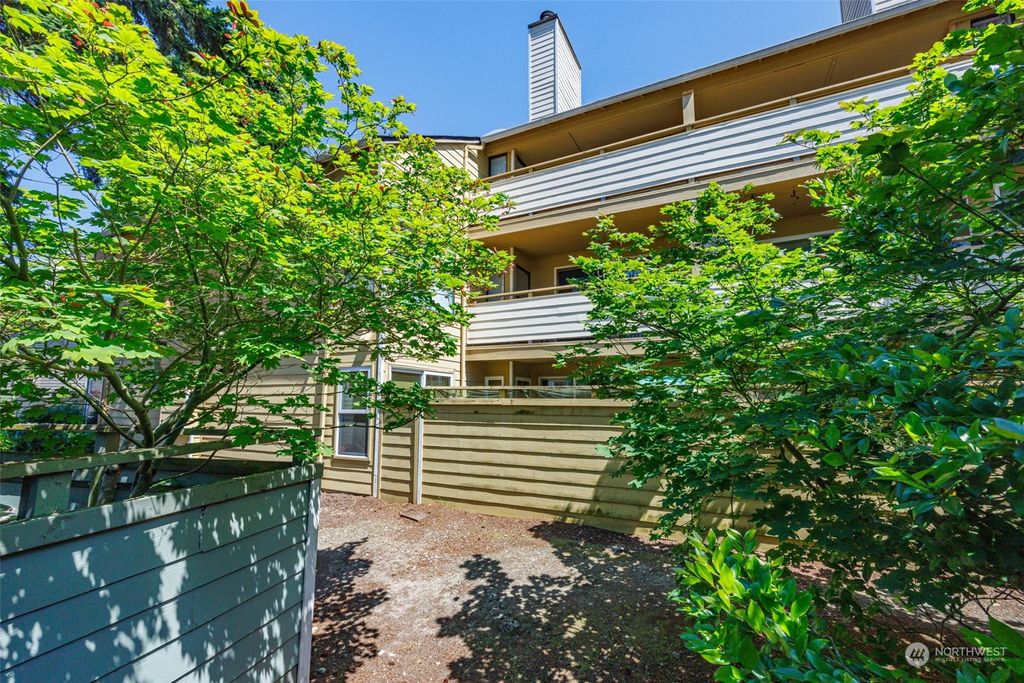 Photo of 2522 S 317th Street #305, Federal Way, WA 98003 (MLS # 2131734)