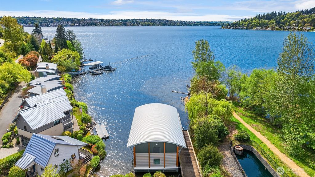 Photo of 4001 Wells Avenue N, Renton, WA 98056 (MLS # 2525202)