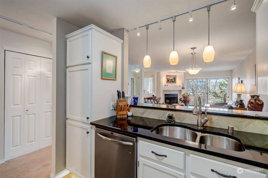 listing image 9367256983558926552