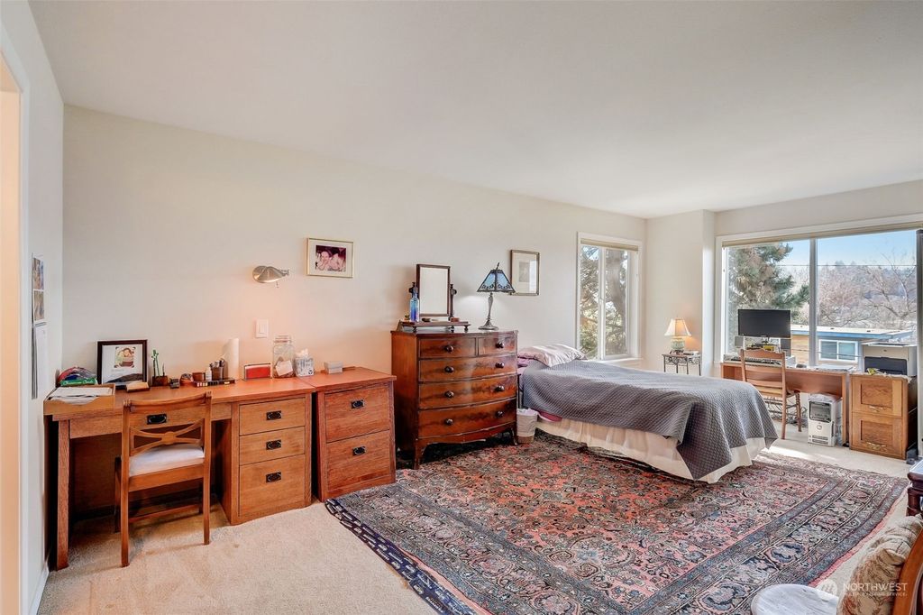 listing image 9367221683593118417