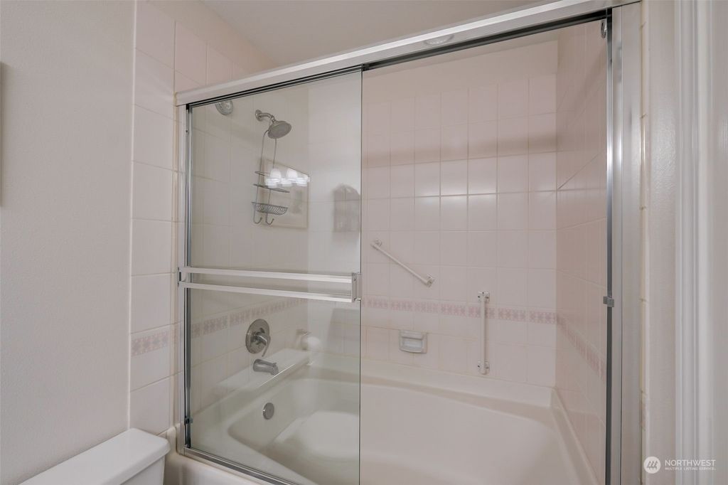 listing image 9362283610444356394