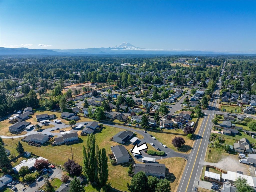Photo of 12406 SE 272nd Place #B, Kent, WA 98030 (MLS # 2268108)