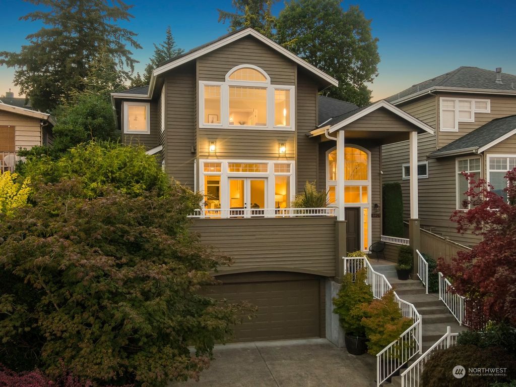 Photo of 6921 57th Avenue NE, Seattle, WA 98115 (MLS # 2006240)