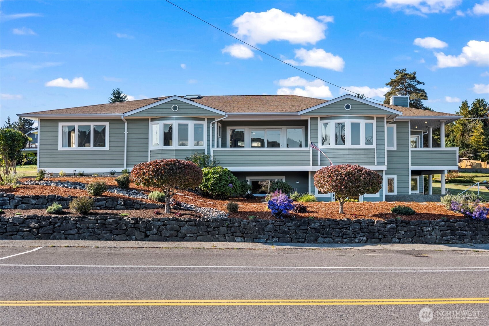 3526 Harborview Drive