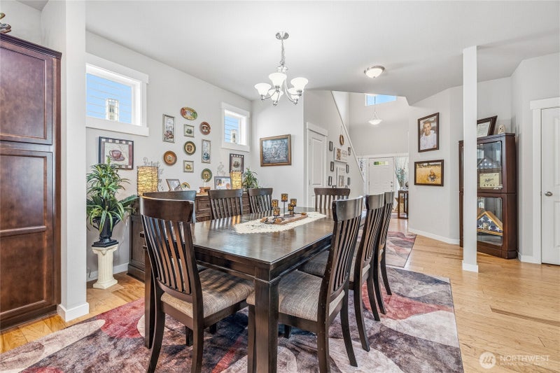 1420 E Gateway Heights Loop