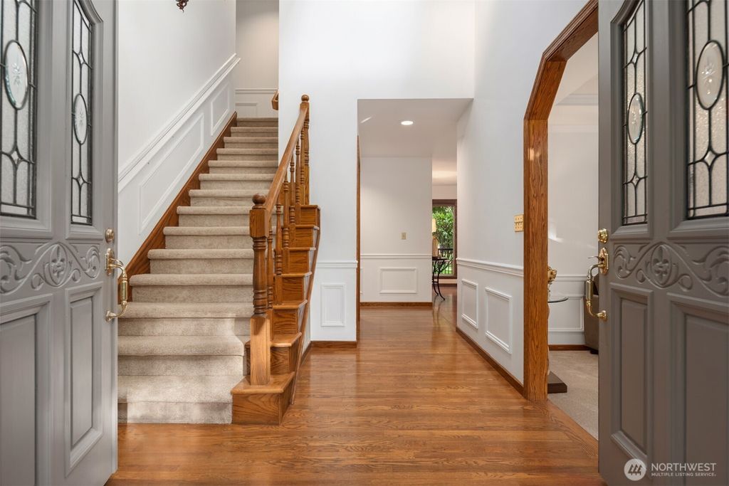 Photo of 2048 213th Avenue NE, Sammamish, WA 98074 (MLS # 2485000)