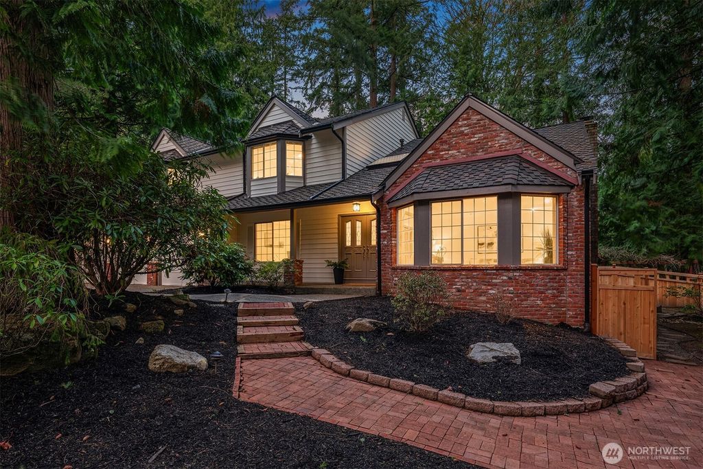 Photo of 2048 213th Avenue NE, Sammamish, WA 88074 (MLS # 2485000)