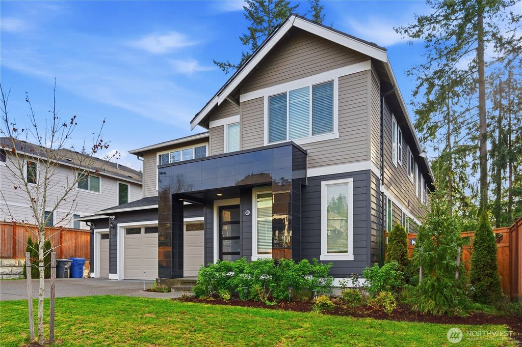 Photo of 6563 SE 8th Place, Renton, WA 98059 (MLS # 2466750)