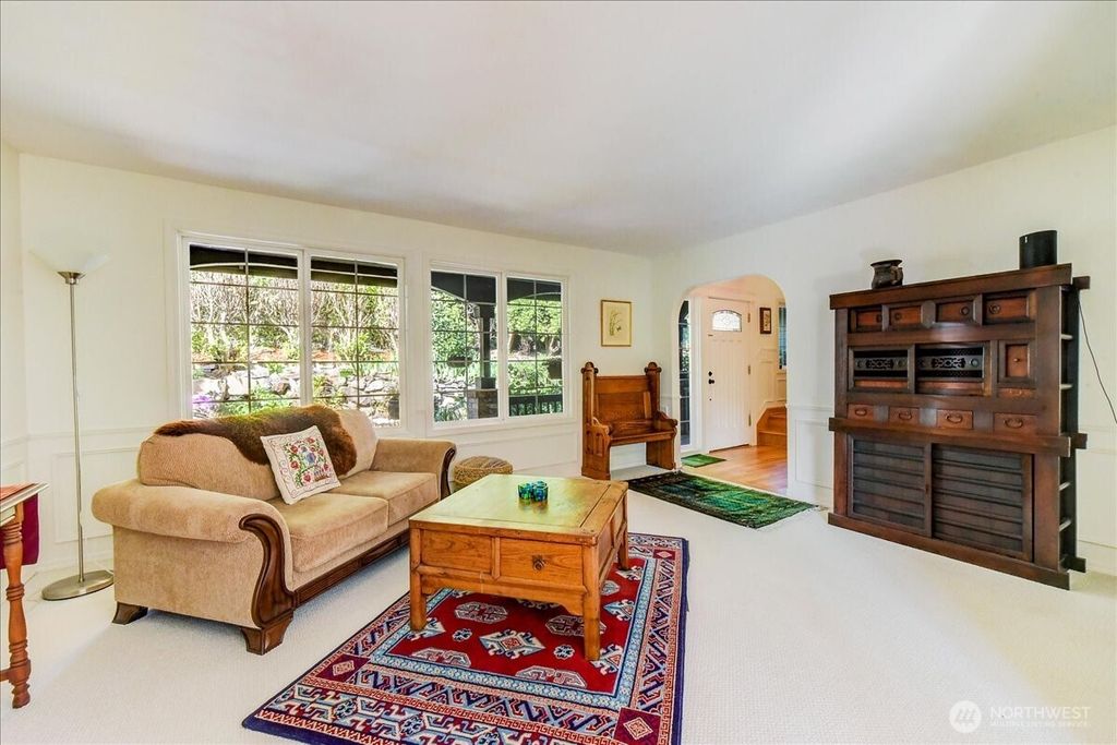 Photo of 17508 32nd Avenue NE, Lake Forest Park, WA 98155 (MLS # 2363240)