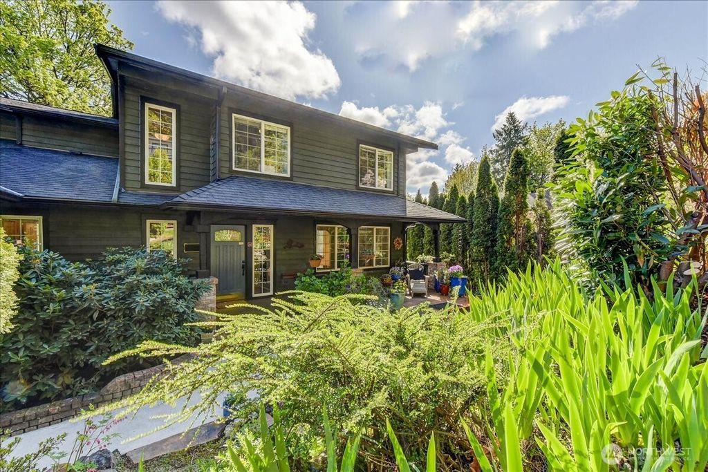 Photo of 17508 32nd Avenue NE, Lake Forest Park, WA 98155 (MLS # 2363240)