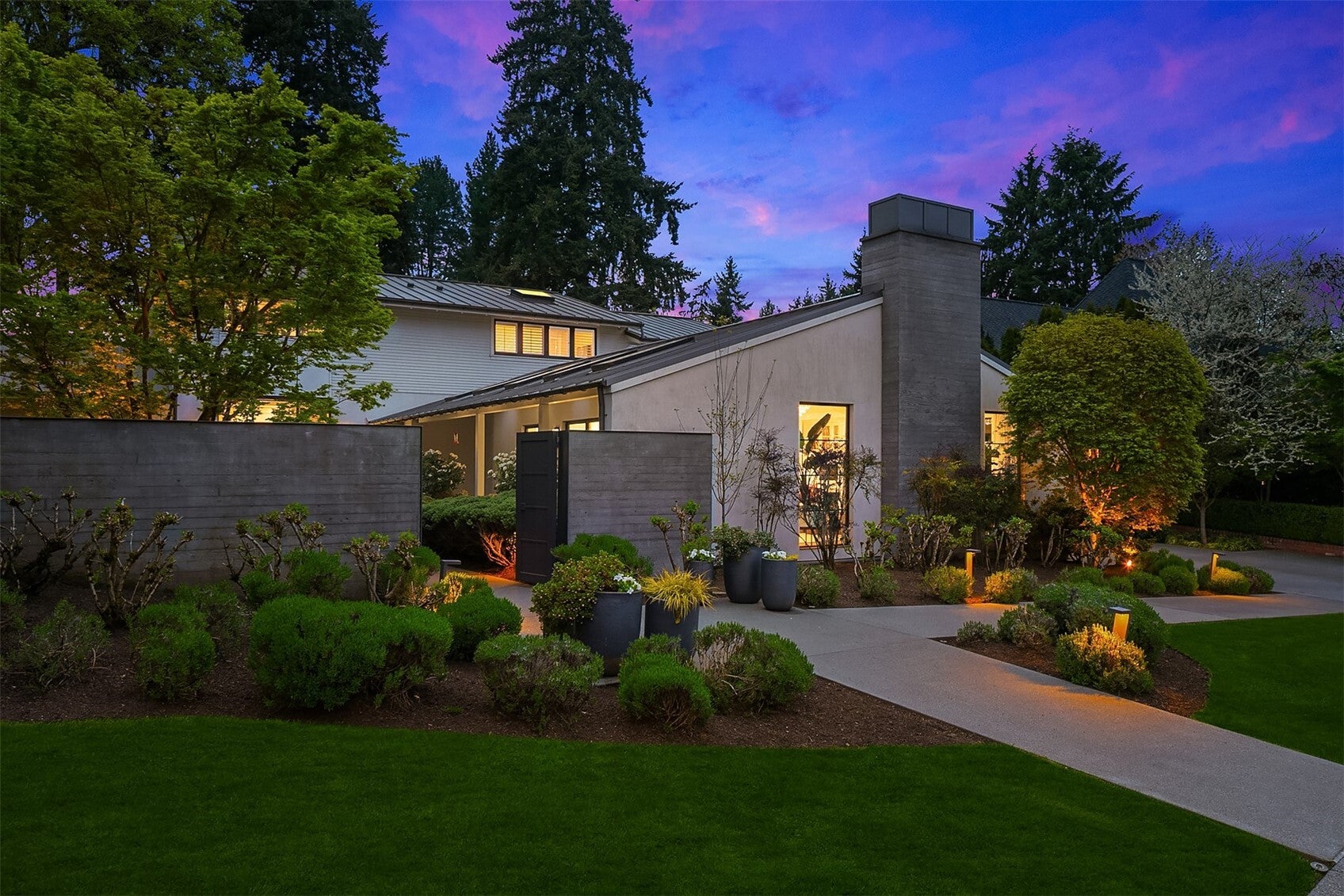 2017 Parkside Drive E