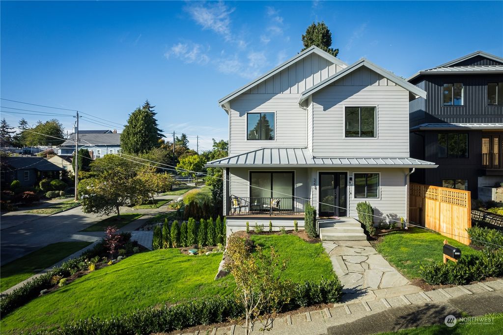 Photo of 3224 W Thurman Street, Seattle, WA 98199 (MLS # 2292353)
