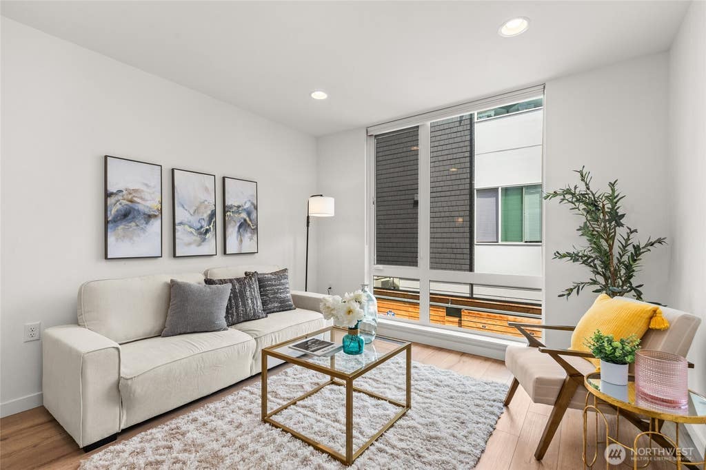 Photo of 2106 NE 85th Street #E, Seattle, WA 98115 (MLS # 2541794)