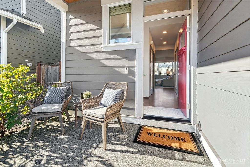 Photo of 20902 2nd Avenue W, Lynnwood, WA 98036 (MLS # 2477029)