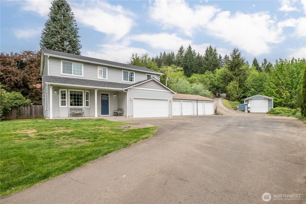 Photo of 2208 Coal Creek RD, Longview, WA 98632 (MLS # 2582731)