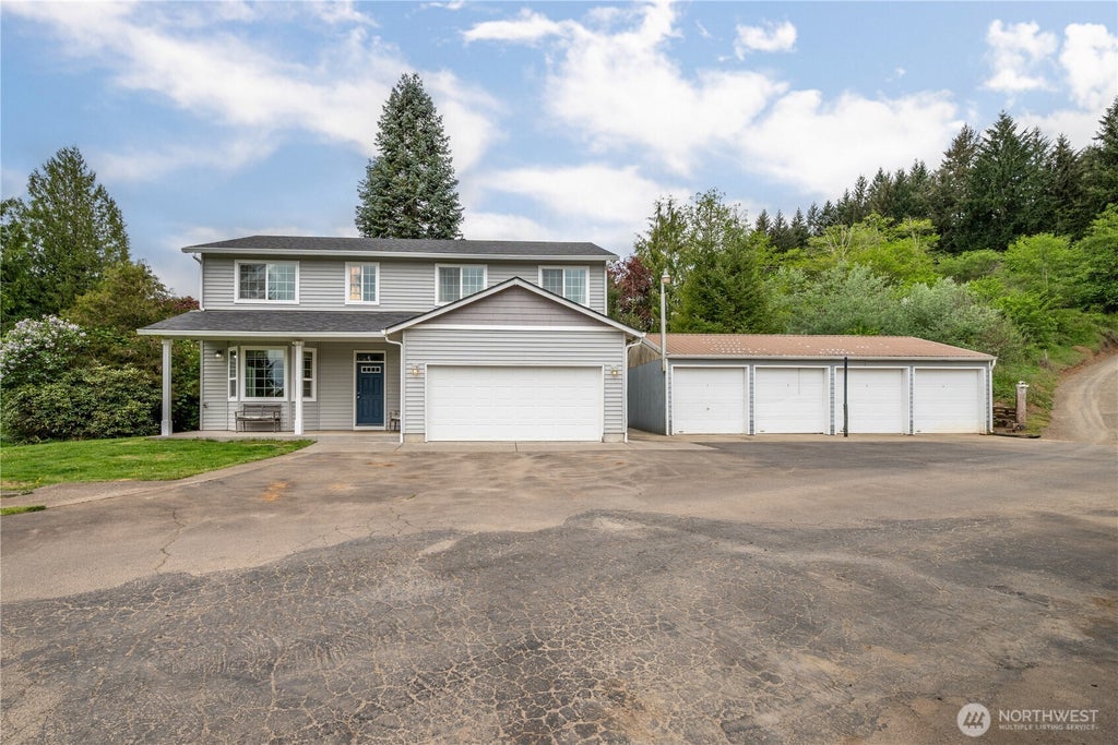 Photo of 2208 Coal Creek RD, Longview, WA 98632 (MLS # 2582731)