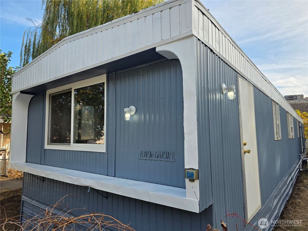 Photo of 6301 Haag Street, West Richland, WA 99353 (MLS # 2448113)