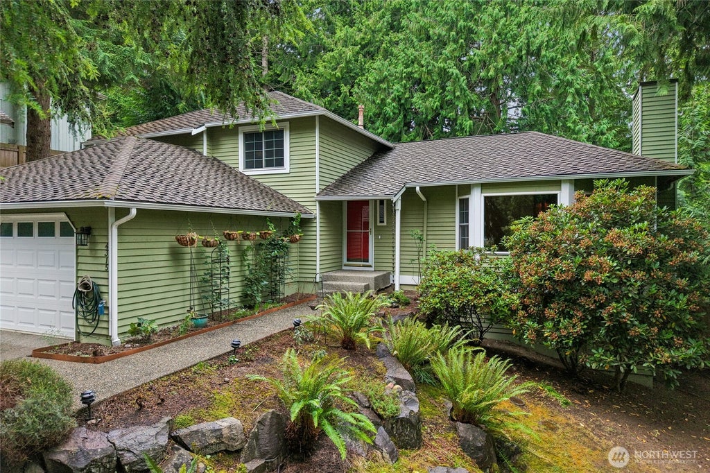 Photo of 4315 210th Place NE, Sammamish, WA 98074 (MLS # 2576404)