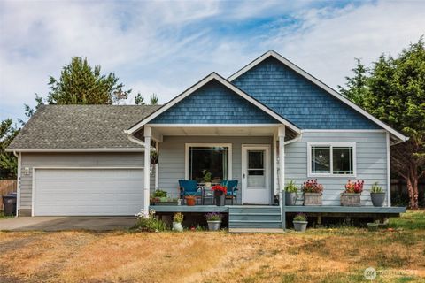 Photo of 858 Willow Court SW, Ocean Shores, WA 98569 (MLS # 2399022)