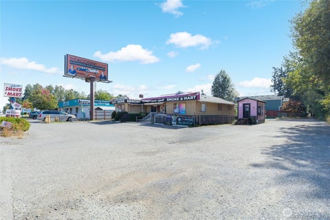 Photo of 604 112th Street E, Tacoma, WA 98445 (MLS # 2585568)