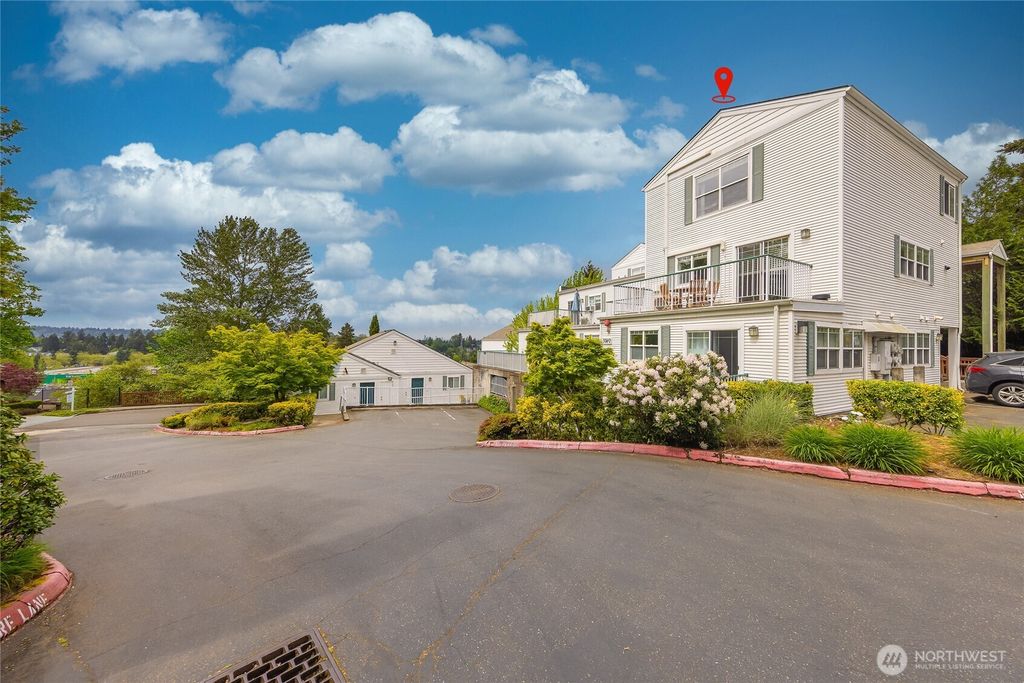 Photo of 3980 129th Place SE #B203, Bellevue, WA 98006 (MLS # 2522114)