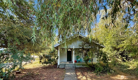 Photo of 403 Cushing Street NW, Olympia, WA 98502 (MLS # 2584208)