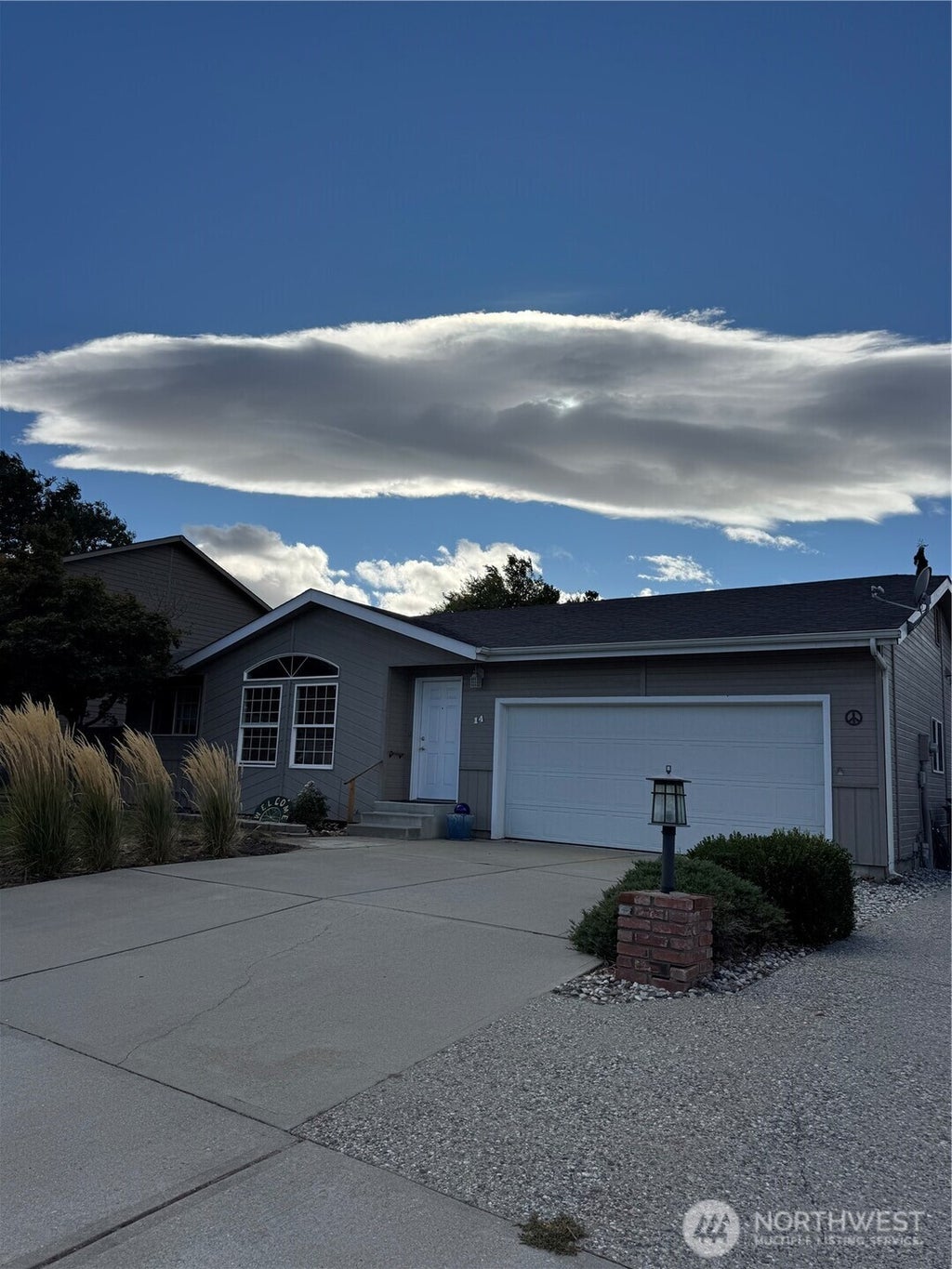 Photo of 14 Charles Street, Wenatchee, WA 98801 (MLS # 2587930)