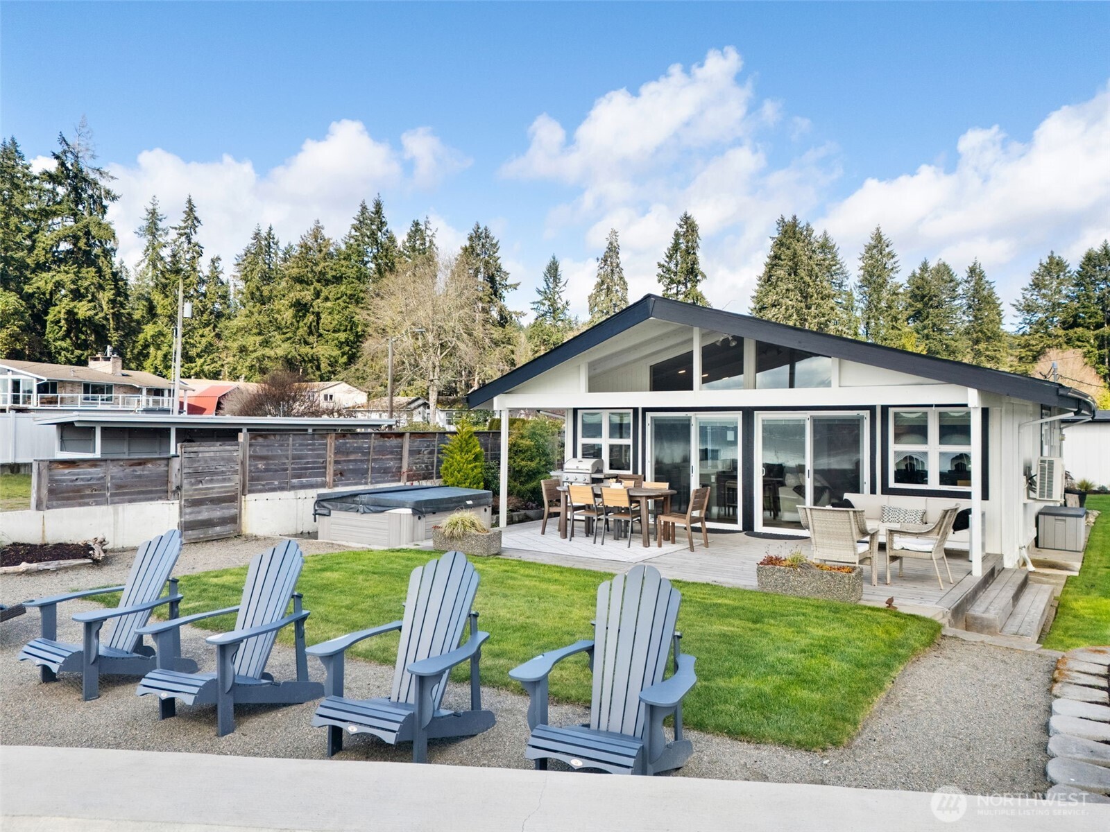 101 NE Lynnwood Loop