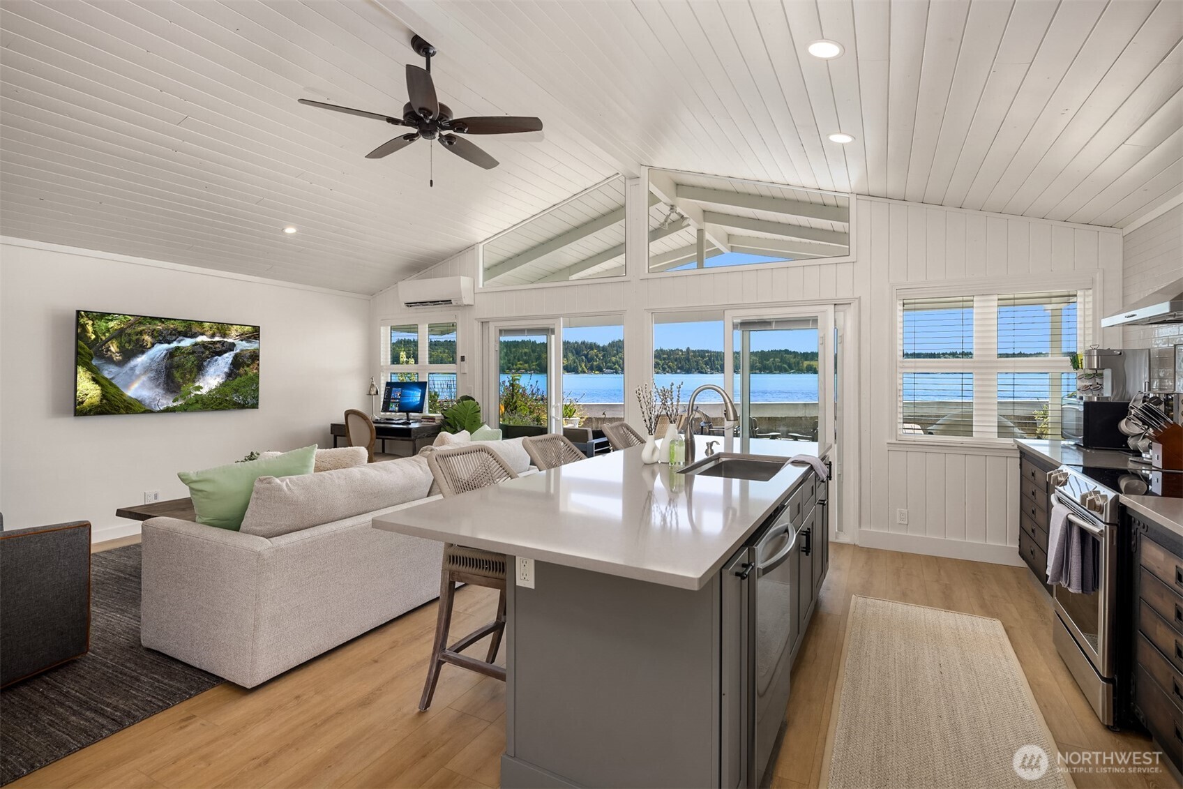 101 NE Lynnwood Loop