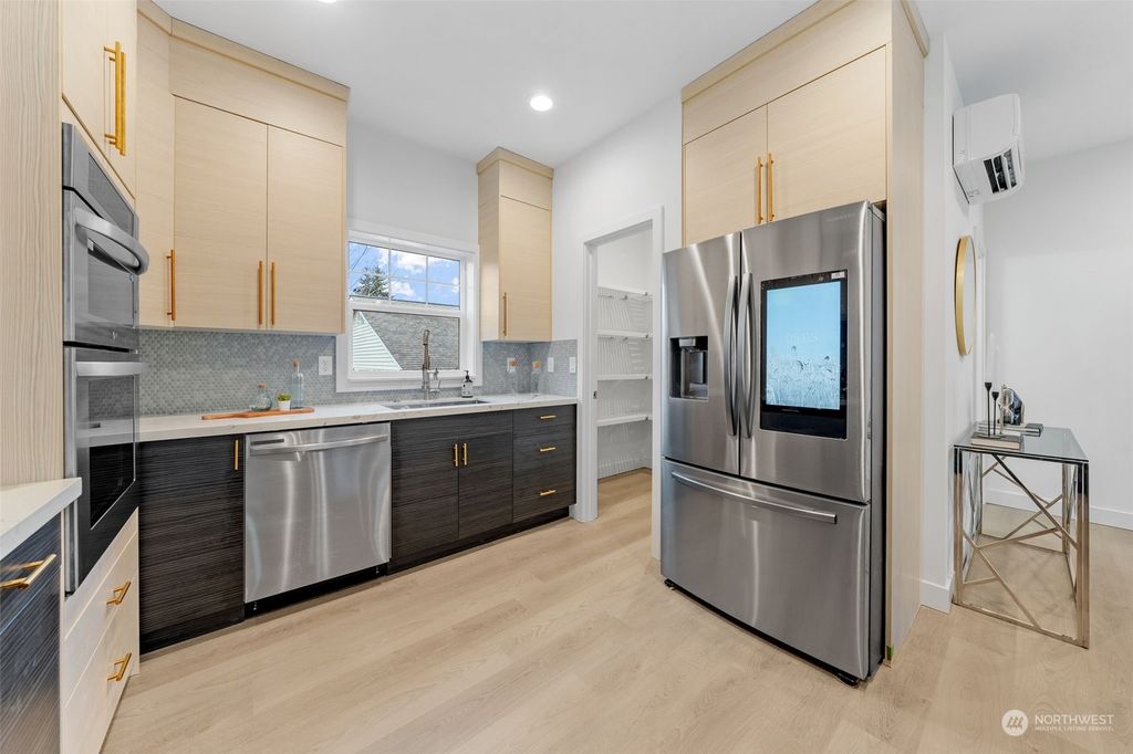 Photo of 14728 40th Avenue W, Lynnwood, WA 98087 (MLS # 2186923)