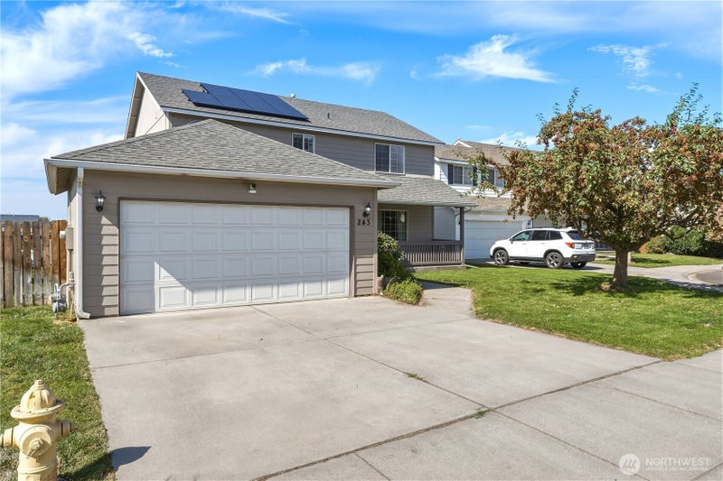 243 NW Schnabel Ln