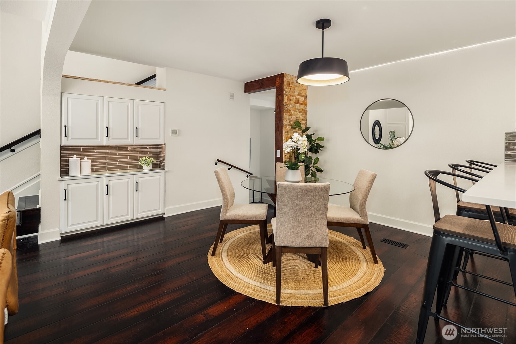 1400 Bellevue Way SE 4