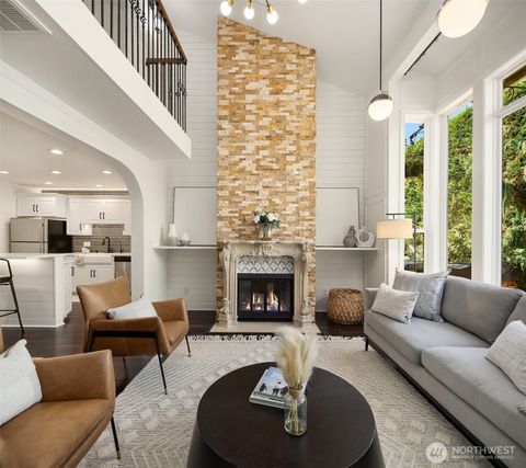 Photo of 1400 Bellevue Way SE #4, Bellevue, WA 98004 (MLS # 2467434)