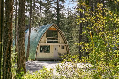 Photo of 2514 Kinnikinnick Drive, Leavenworth, WA 98826 (MLS # 2352399)