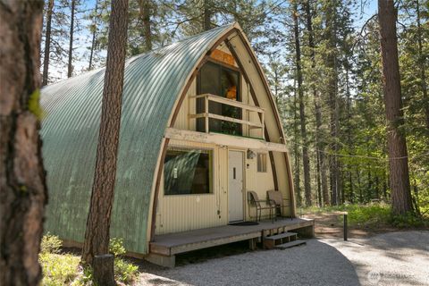 Photo of 2514 Kinnikinnick Drive, Leavenworth, WA 98826 (MLS # 2352399)