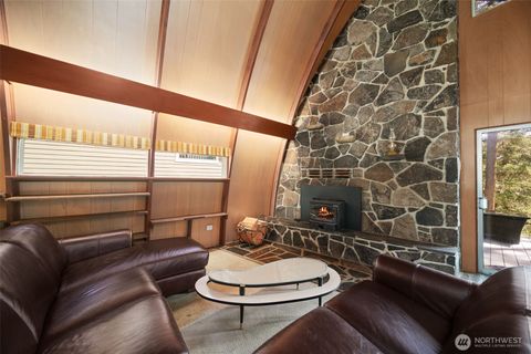 Photo of 2514 Kinnikinnick Drive, Leavenworth, WA 98826 (MLS # 2352399)