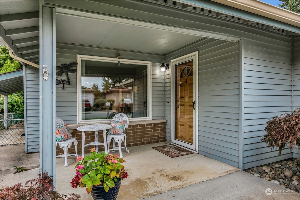 Photo of 24513 13th Avenue S, Des Moines, WA 98198 (MLS # 2169071)