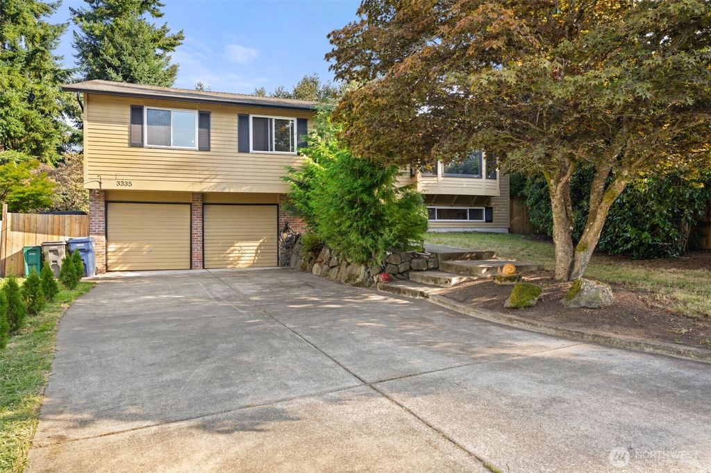 Photo of 3335 SW 327th Place, Federal Way, WA 98023 (MLS # 2432804)